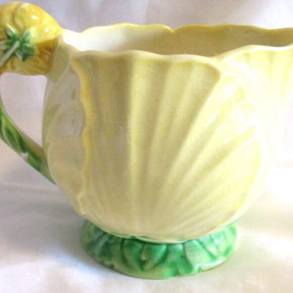 Vintage Carlton Ware Buttercup Yellow Creamer, Flower Handle, I842 - Picture 4 of 7